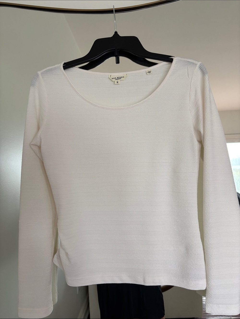 Max Studio White Scoop Neck Long-Sleeve Top
